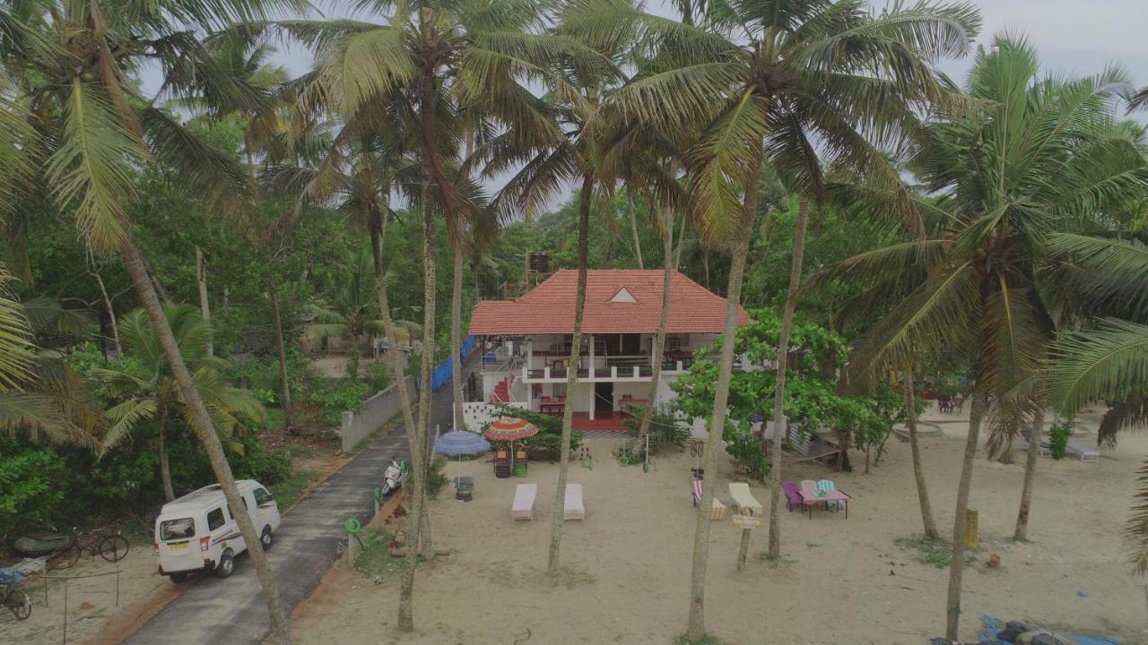 Marari Praise Beach Front Homestay Mararikulam Exterior photo