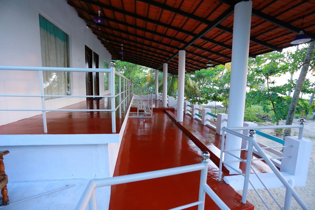 Marari Praise Beach Front Homestay Mararikulam Exterior photo