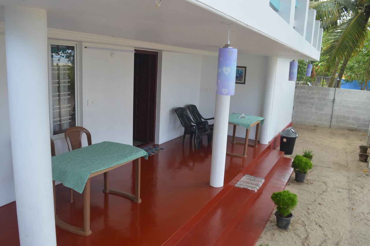 Marari Praise Beach Front Homestay Mararikulam Exterior photo
